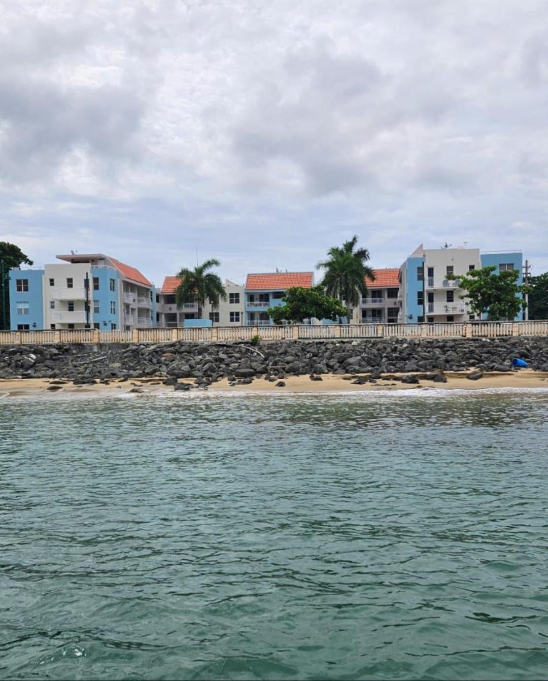 Summer All Year! Oceanfront With Pool A/C Aguadilla Eksteriør billede